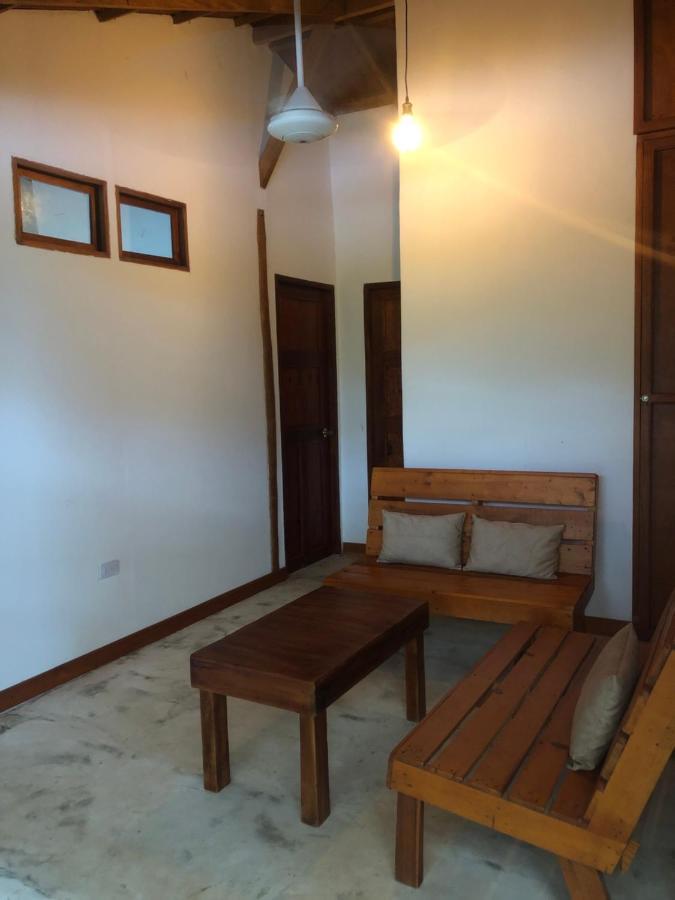 Casa Palum Private Room Share Bathroom بالومينو المظهر الخارجي الصورة